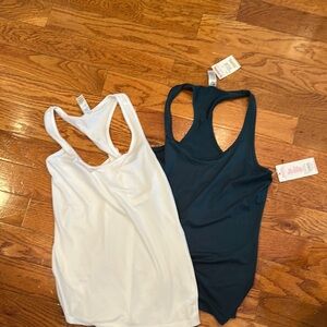 Yogalicious White and Green Sleeveless Cut Out Tank Top